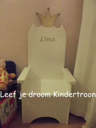 Kindertroon Lina